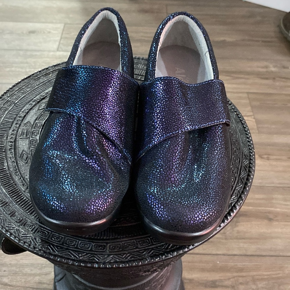 ALEGRIA Women's Size 38 Lauryn Cosmos Blue Metallic Slip.